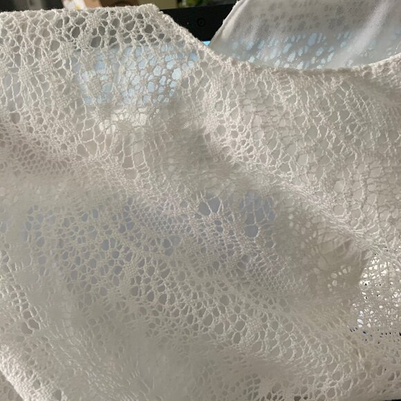 Divided White Lace Dress - Picture 3 of 9